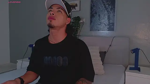 Ken-boy_'s Live XXX Chat