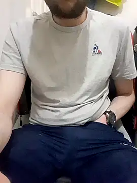 80julien live XXX chat