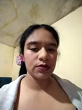 Naiv28's Live XXX Chat