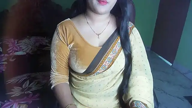 BengaliQueenStar élő XXX-chatje