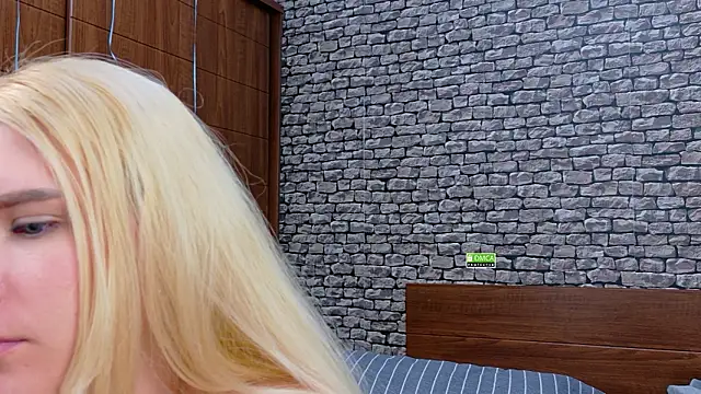 CuteBlondeMen Live XXX chat