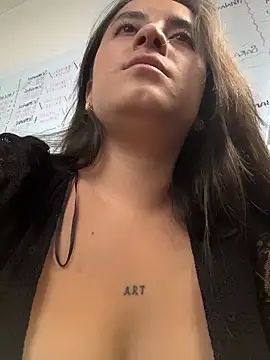 Antonella_Julieta 即時 XXX 聊天