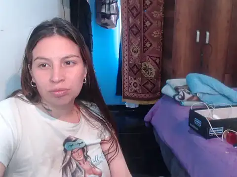 layanafuckass Adlı Modelin Canlı XXX Sohbeti