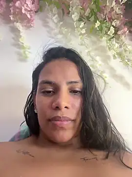 Chatroom XXX en direct de ArielleMillerr-