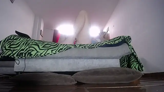 Blonderousss 现场XXX聊天