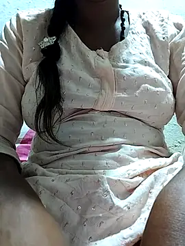 SRIDEVI55446 élő XXX-chatje