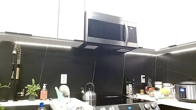 HazelSkyesChat: вебкам-шоу