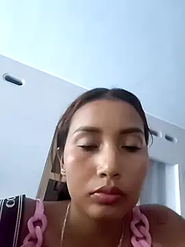 Genesis_18_: διαδικτυακό σόου στην κάμερα