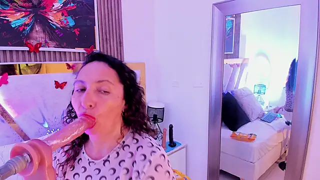 XXX chat uživo modela Luna_Naughty1