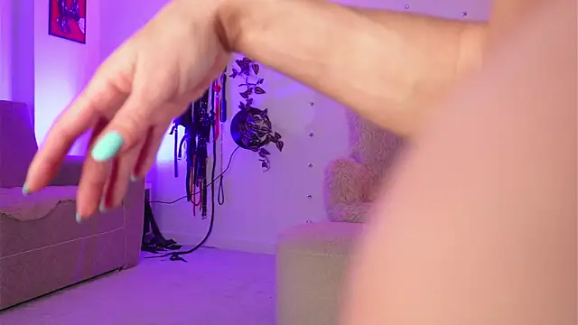 curlynatashaa's Live XXX Chat