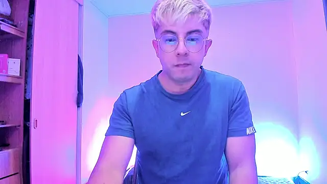 Pokazy przed kamerką – davidMars1