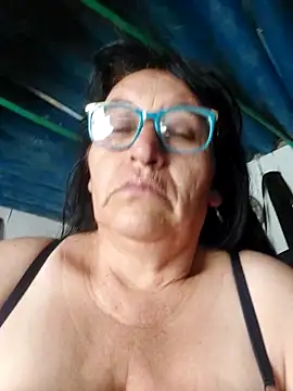 Chat +18 de clarita_01 ao vivo