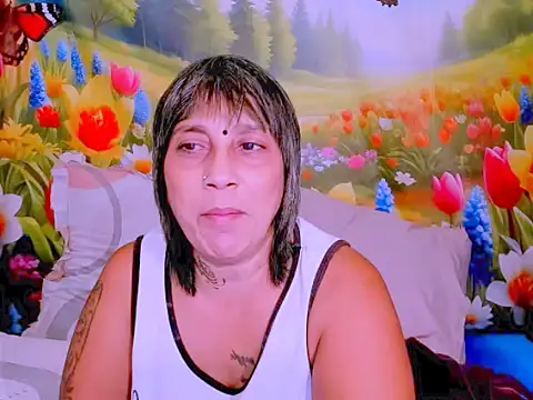 indianroxy Adlı Modelin Canlı XXX Sohbeti