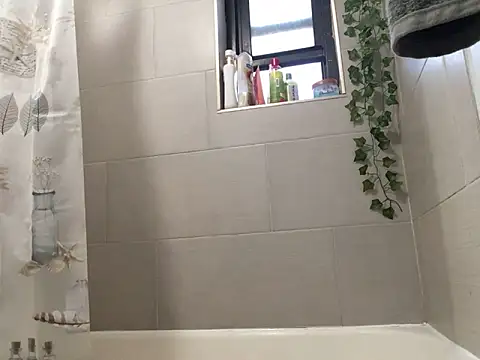 littyleesh1 Show in webcam