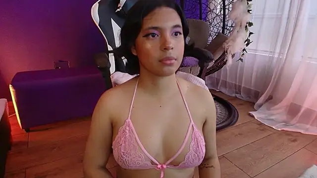 Emmapark_ – Naživo XXX chat