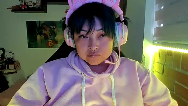 Chat XXX ao vivo de Shaddycute_