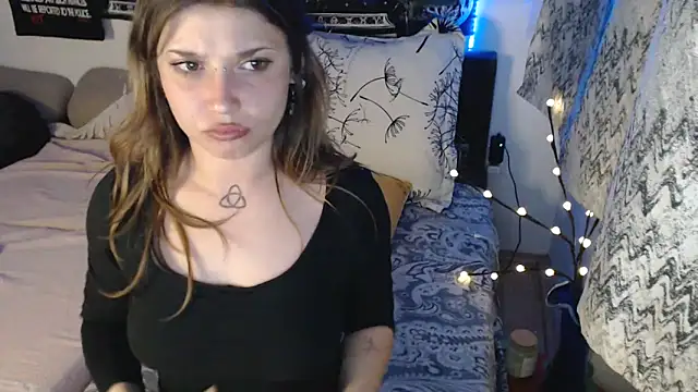 AlienforTwenty Chat XXX in diretta