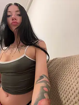 Karmenlovex: διαδικτυακό σόου στην κάμερα