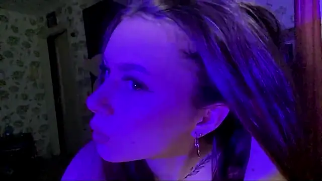 Онлайн чат XXX StephaniCute