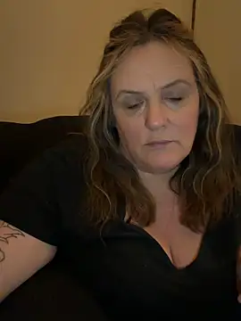 Онлайн чат XXX Busty-GilfQuinn