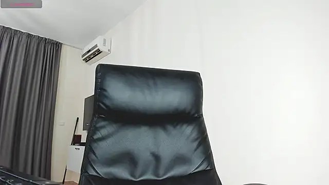 Findom_guy Chat XXX in diretta