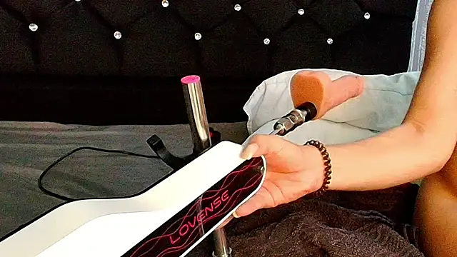 Alicee_Moonn Pertunjukan Webcam