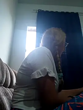 MILEIDE980n Live XXX chat