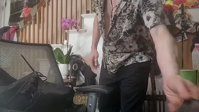 MasterDaddyCool: вебкам-шоу