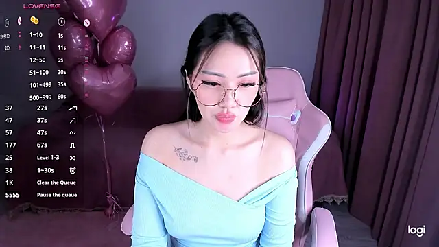 Momo_Ayase_'s Live XXX Chat