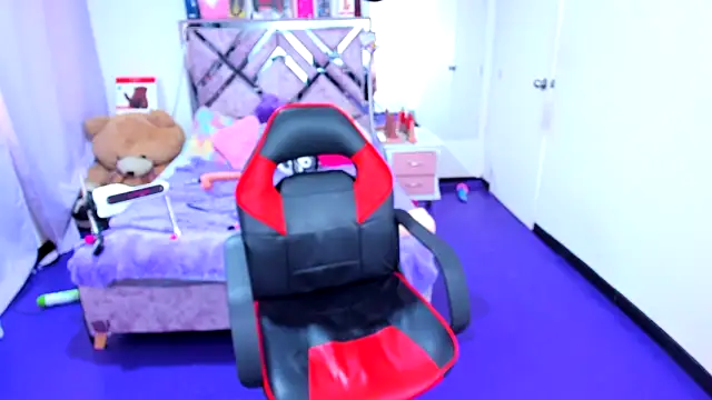 Chat +18 de Luna_Analya ao vivo