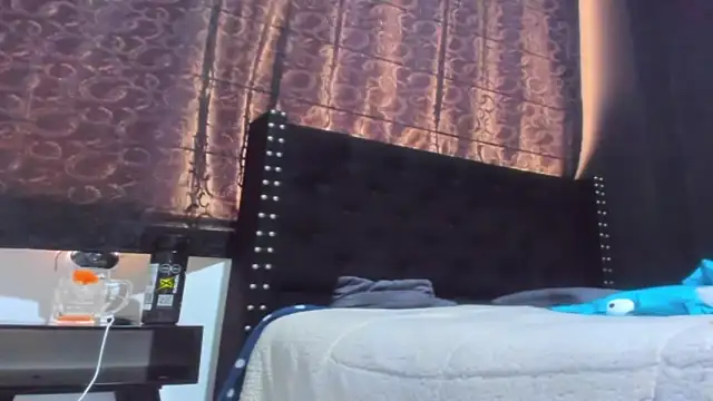 amareto_queen live XXX chat