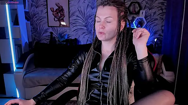 Živý XXX chat Devi_Evi