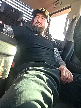 Beardedtattood: онлайн-секс-чат