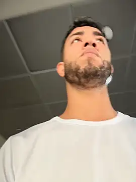 liam_bronw: απευθείας συνομιλία ΧΧΧ