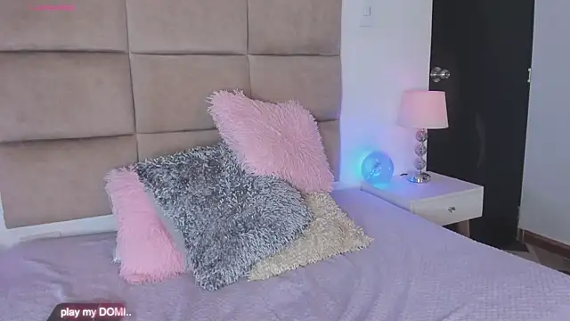 XXX chat uživo modela ashleycurvyy