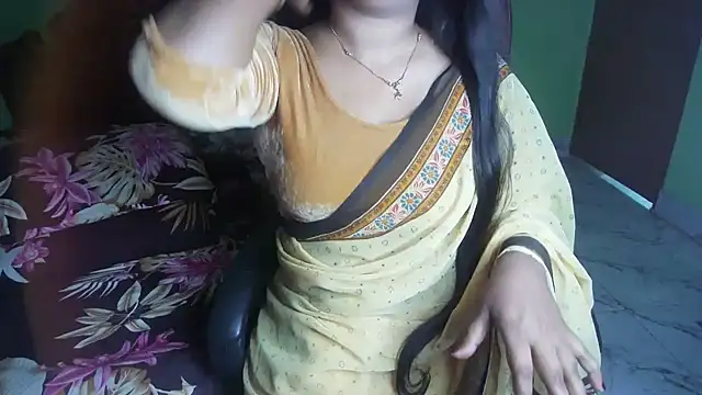 BengaliQueenStarn Live XXX chat