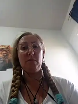 MILEIDE980n Live XXX chat