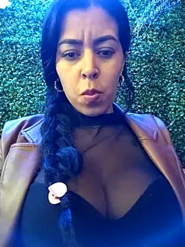 Luianna Adlı Modelin Canlı XXX Sohbeti