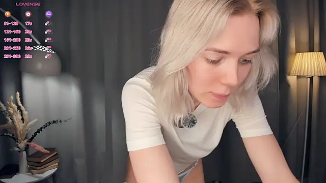 Онлайн чат XXX DianeHonnette