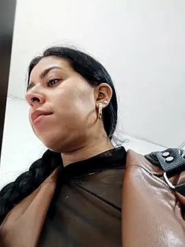 Luianna Live XXX-chat