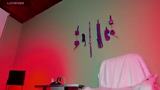 hazz_smith_'s Live XXX Chat