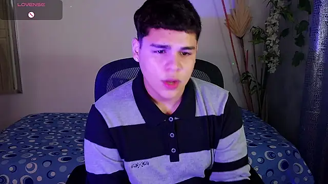 Chat +18 de eithan_jonnes ao vivo