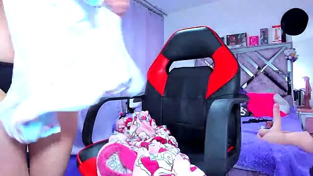 XXX chat uživo modela Luna_Analya