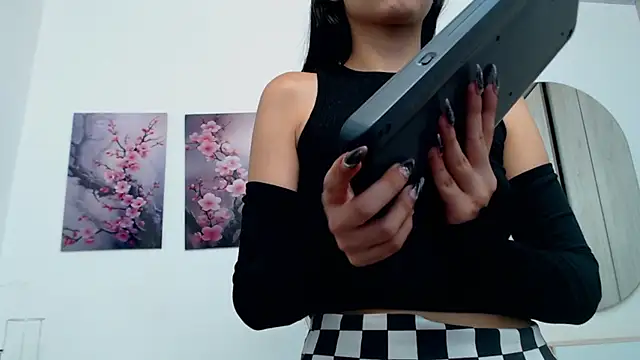 pinky_f00x Live XXX Chat