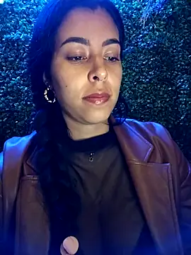 Luianna Adlı Modelin Canlı XXX Sohbeti