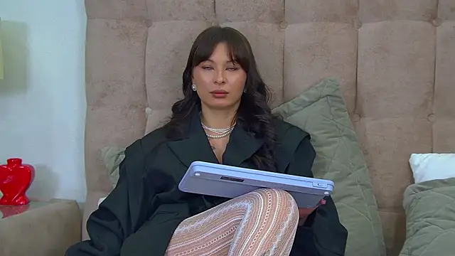 แชท XXX สดของ AlexandraBloom