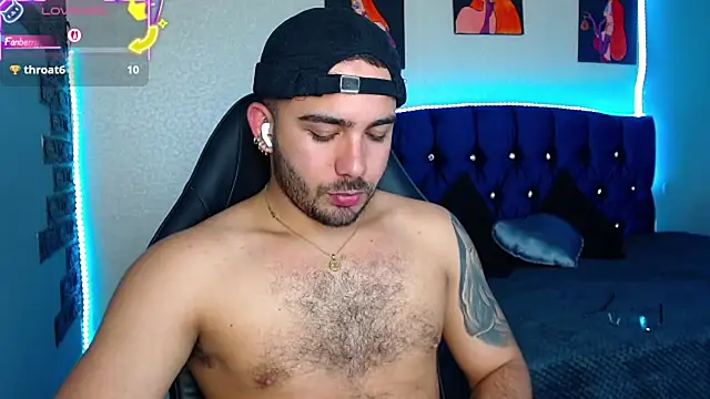 Онлайн чат XXX adamhairy