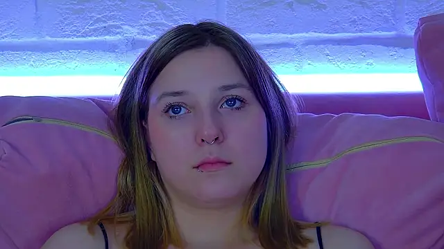 TinnaBurton élő XXX-chatje