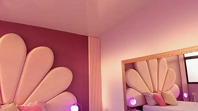 XXX chat uživo modela LolaGray__