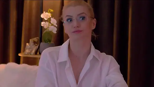 Chatroom XXX en direct de TinaHarley